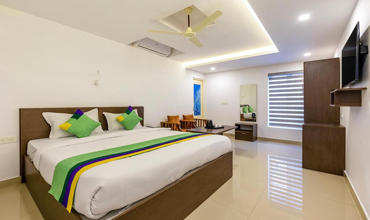 Treebo Trend Airport Avenue Plaza Cochin Airport 호텔 Kochi 외부 사진