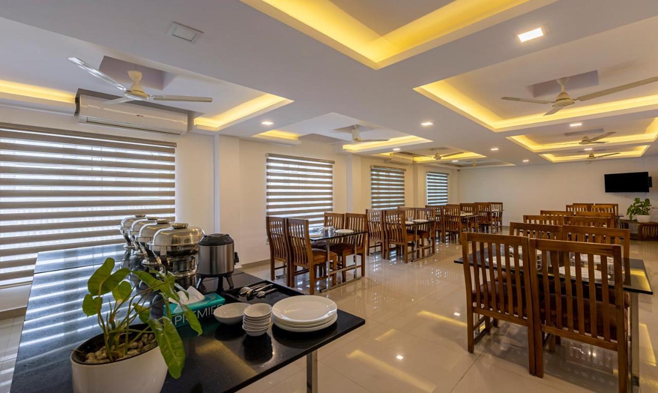Treebo Trend Airport Avenue Plaza Cochin Airport 호텔 Kochi 외부 사진