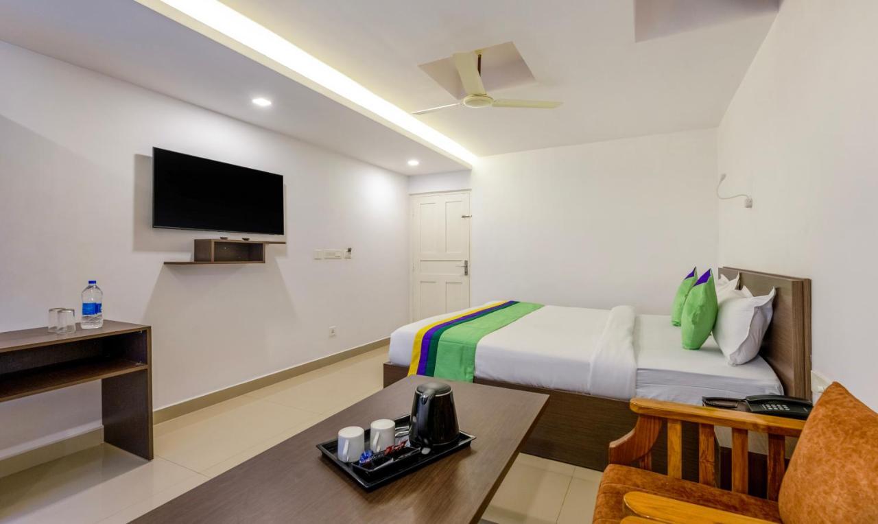 Treebo Trend Airport Avenue Plaza Cochin Airport 호텔 Kochi 외부 사진
